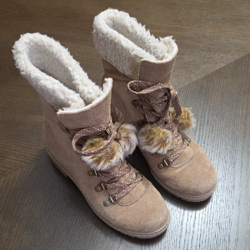 Bass Abigail Tan Fur-Lined Boots Women's Size 6.5
